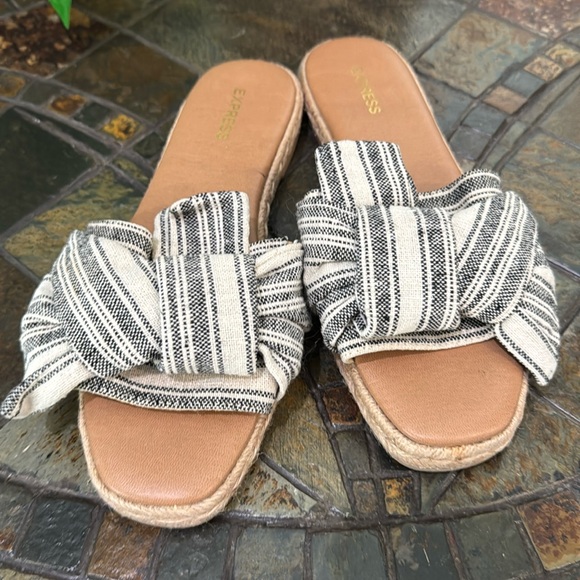 Express Women's Fabric Knot Slide Sandal - Picture 5 of 10